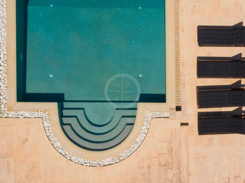 R3708-Pool